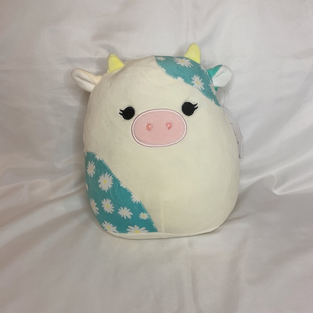 NWT! Belana the Floral Cow 8 Inch Squishmallow - 2023 Easter